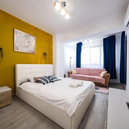 The Golden Studio - With Free Gym Bükreş Dış mekan fotoğraf